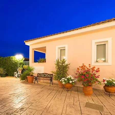 Jasmine Sostis By וילה *