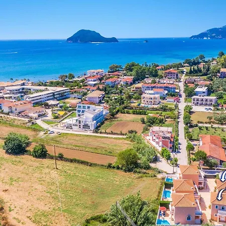 Jasmine Sostis By וילה לגאנאס